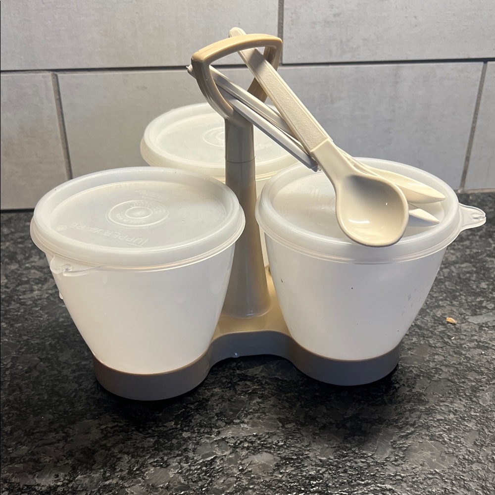 Vintage Tupperware Condiment Caddy with 3 Spoons.  Exc condition